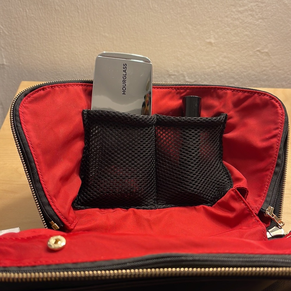Kusshi Leather Makeup Bag